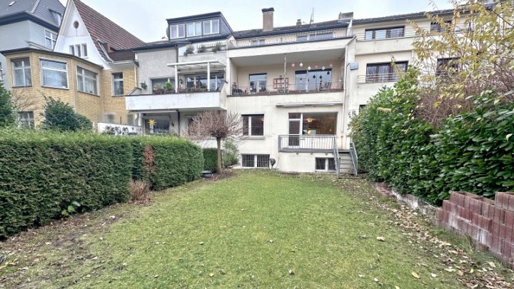 Stadthaus mit Garten, Eigentümer  Erdgeschoss Wohnung, 1.OG+2.OG vermietet